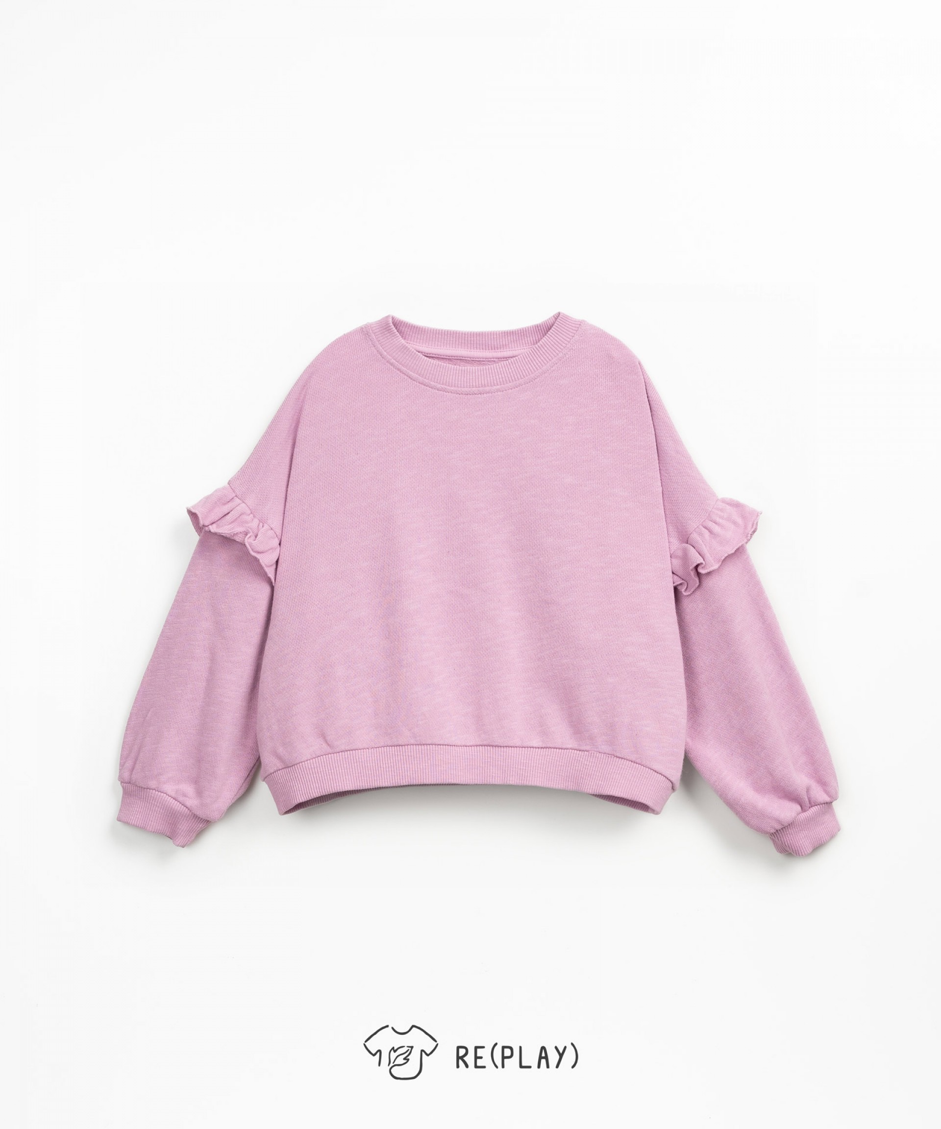 Knit sweatshirt with Re(Play) yarn