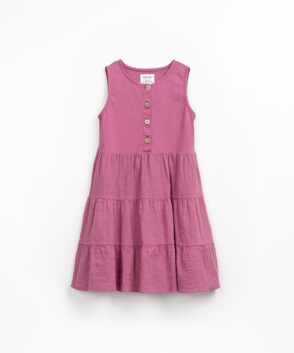 Vestido com mistura de malha e tecido