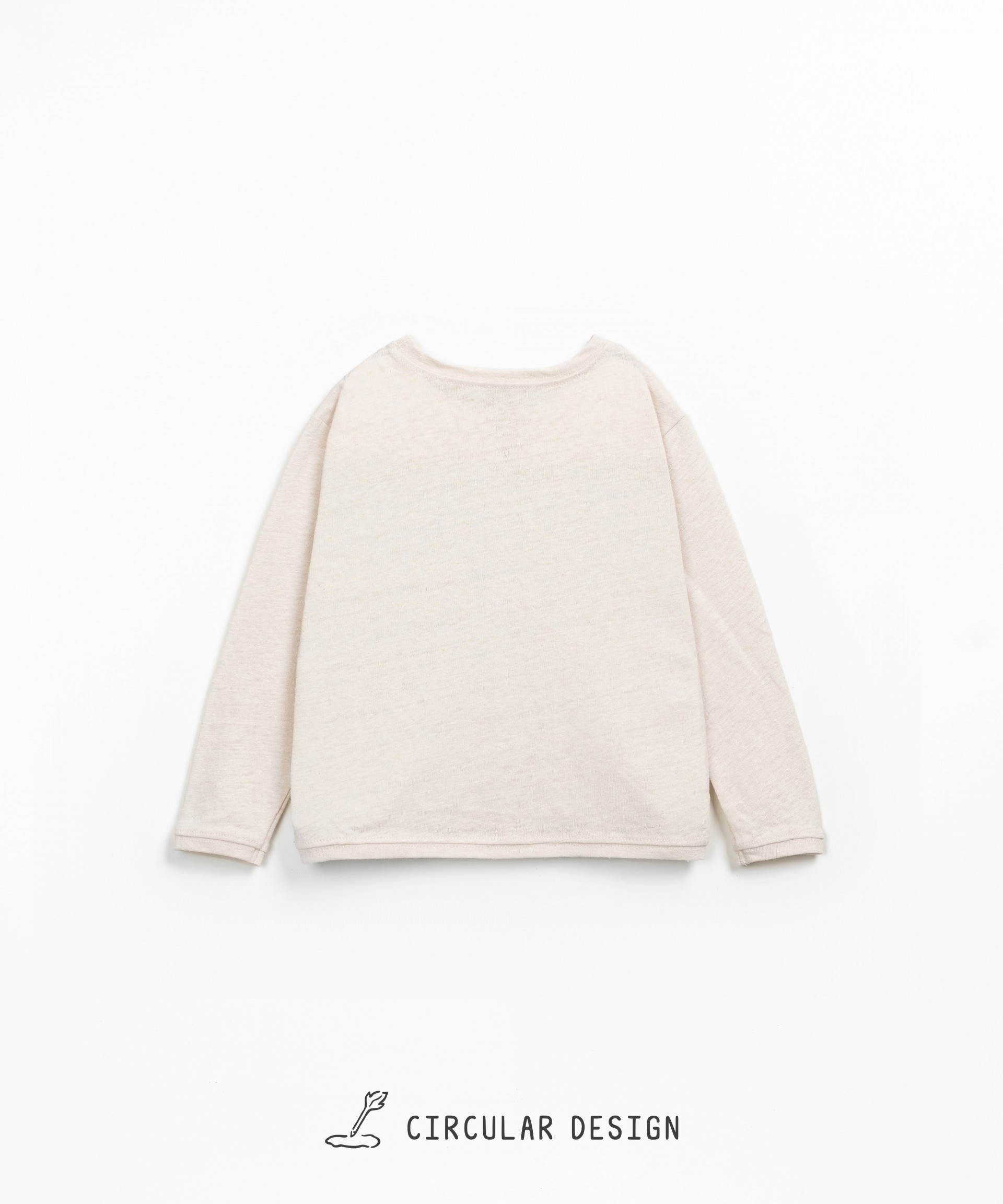 Long-sleeve t-shirt