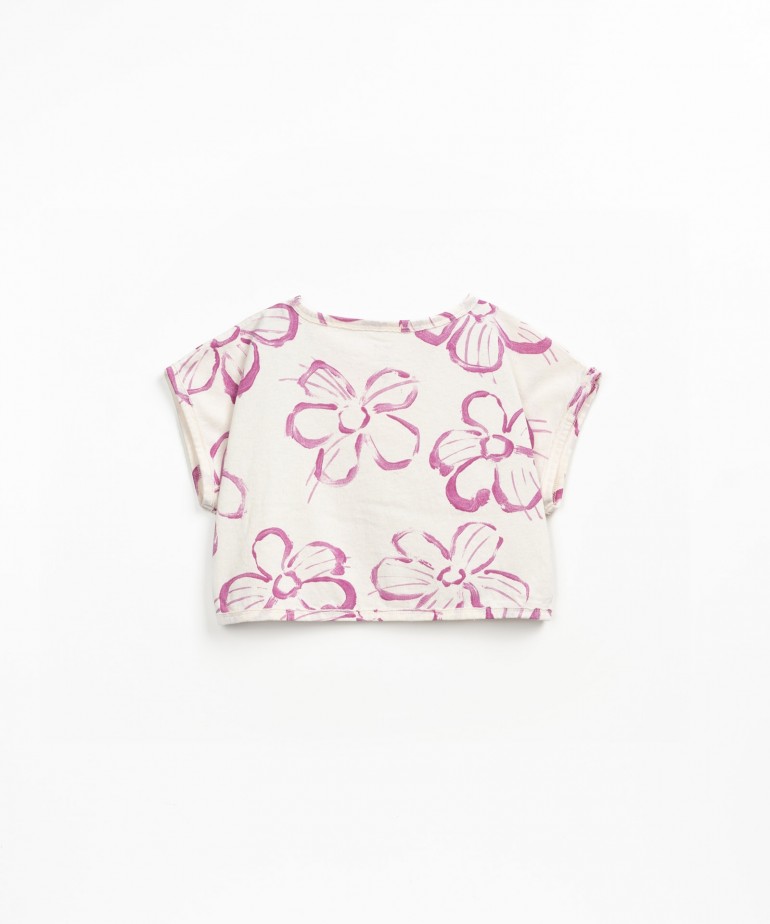 T-shirt con scollo ampio