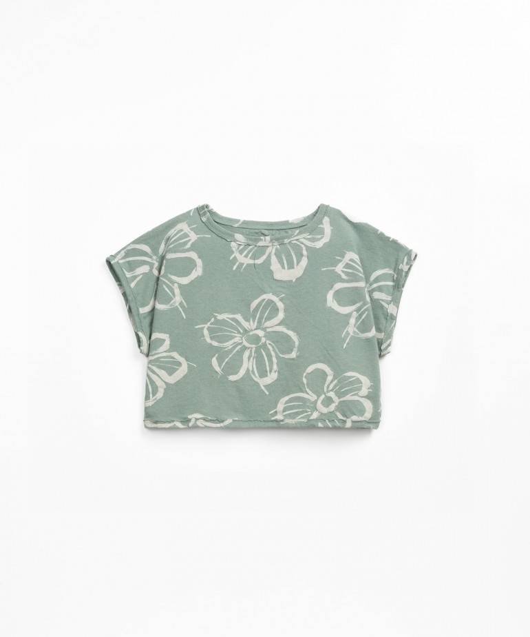 Organic and recycled cotton t-shirt with floral pattern
