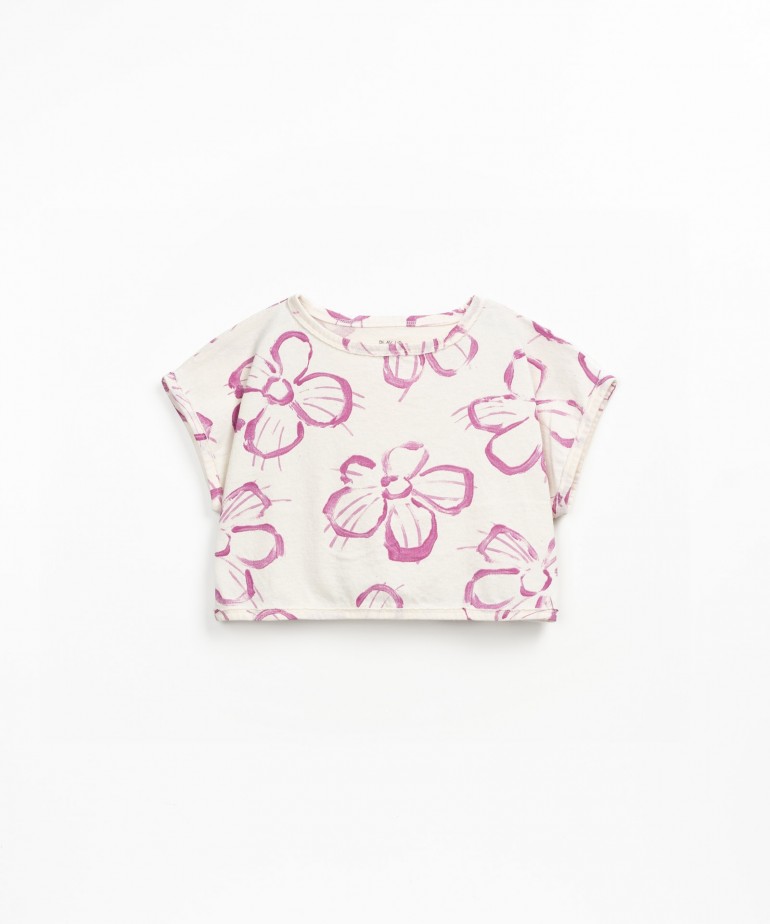 Organic and recycled cotton T-shirt with floral pattern