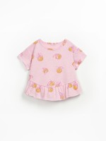 Camiseta con volante en el bajo