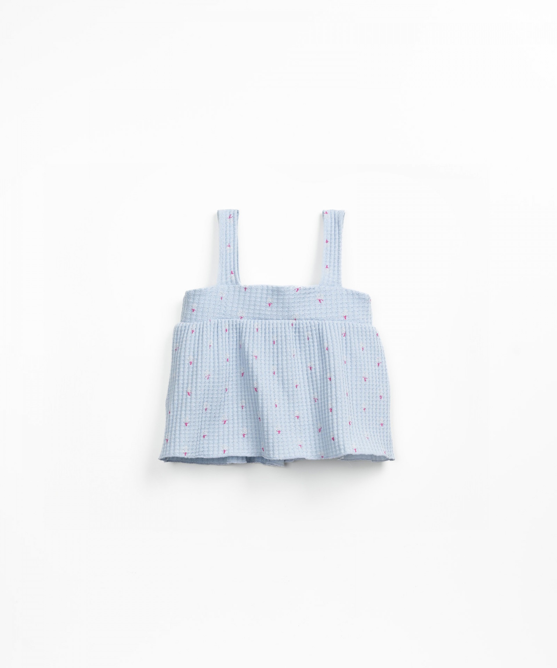 Strappy top with back opening