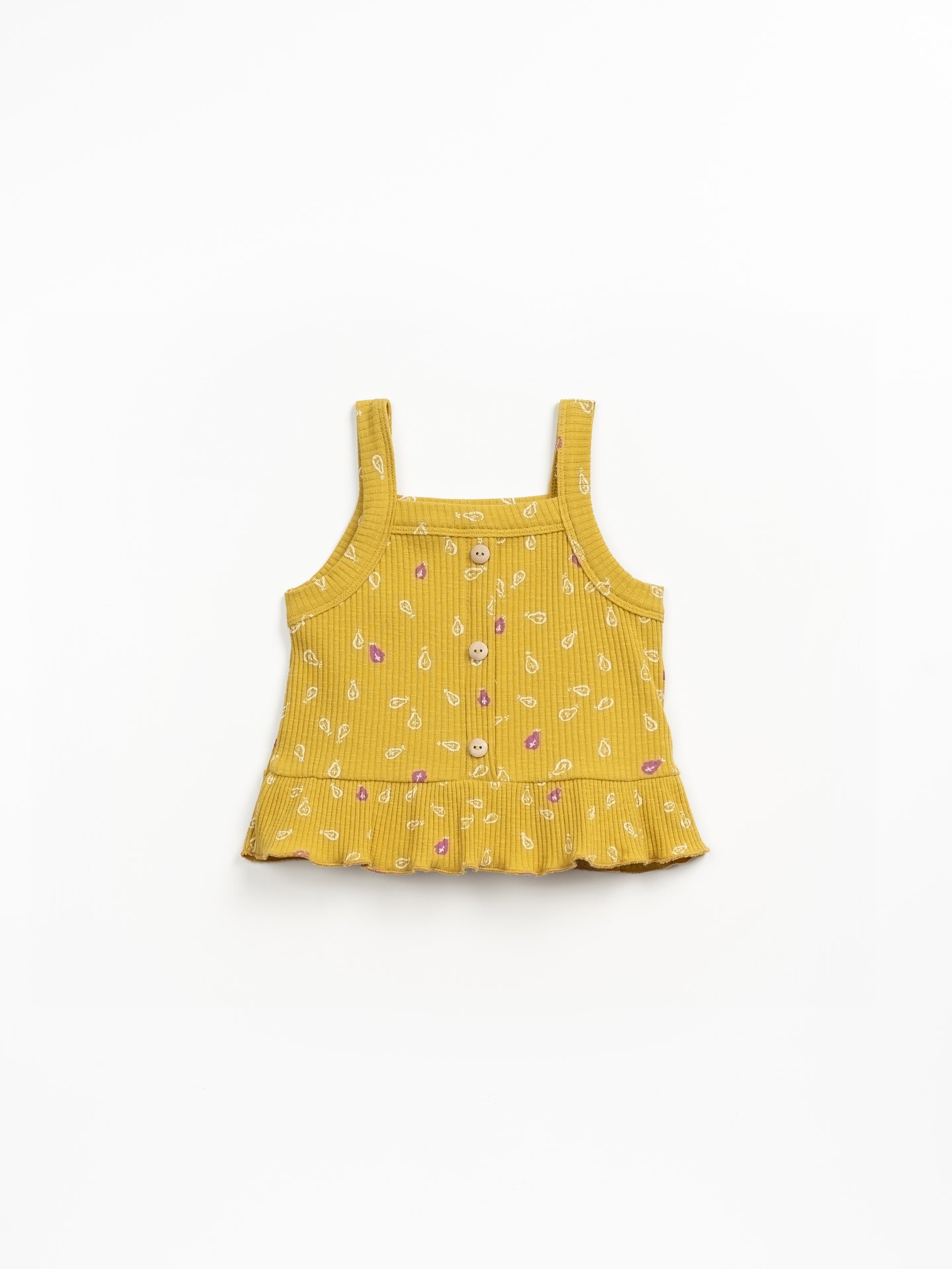 Top de punto con botones decorativos de madera