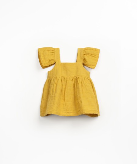 Tunic made of fabric with a mixture of natural fibers