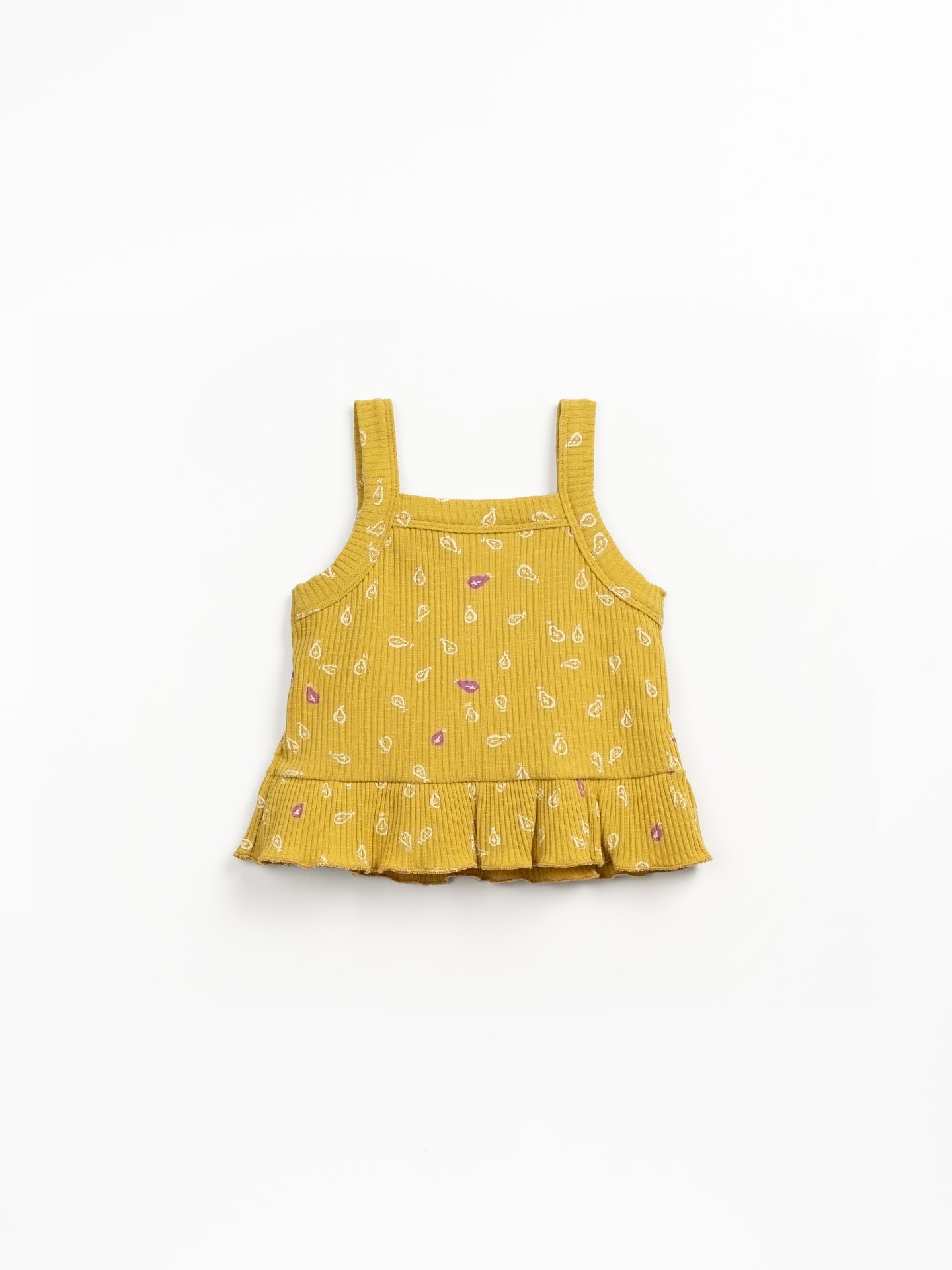 Top de punto con botones decorativos de madera