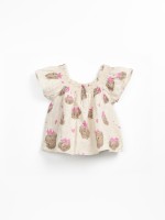 Tunic in cotton and linen fabric with strawberry print