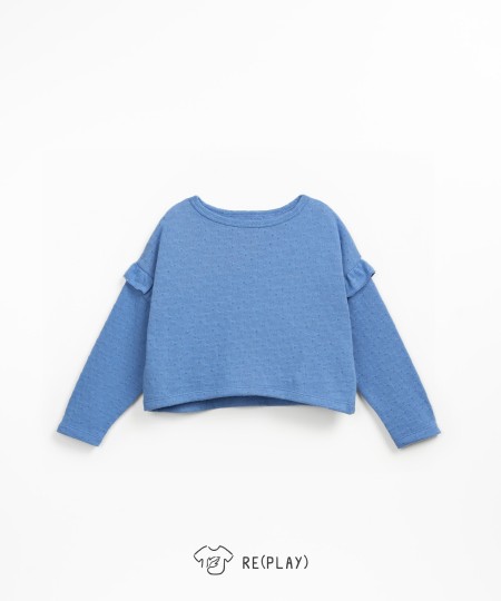Sweatshirt with ruffles on the sleeves