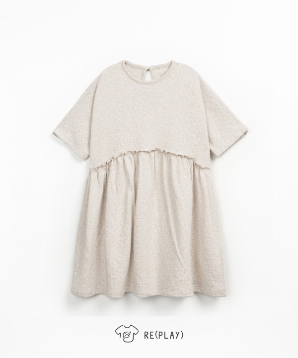 Vestido de punto con mezcla de algod�n regenerativo y algod�n reciclado