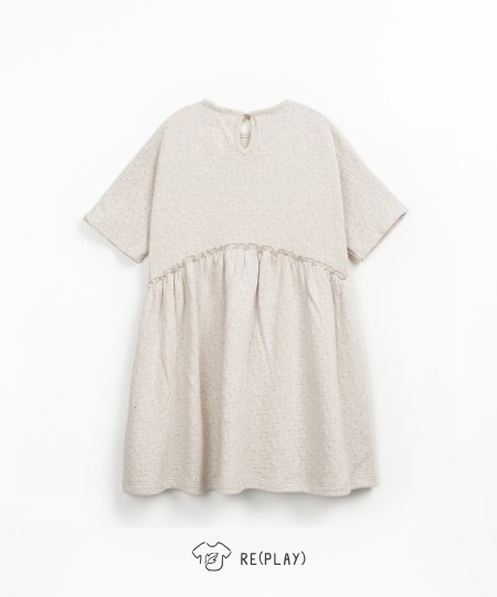 Vestido de malha com mistura de algodão regenerativo e algodão reciclado