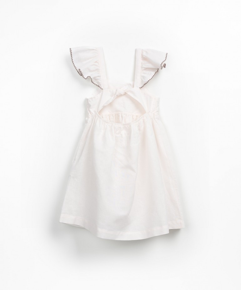 Vestido de tecido com linho e algodo orgnico