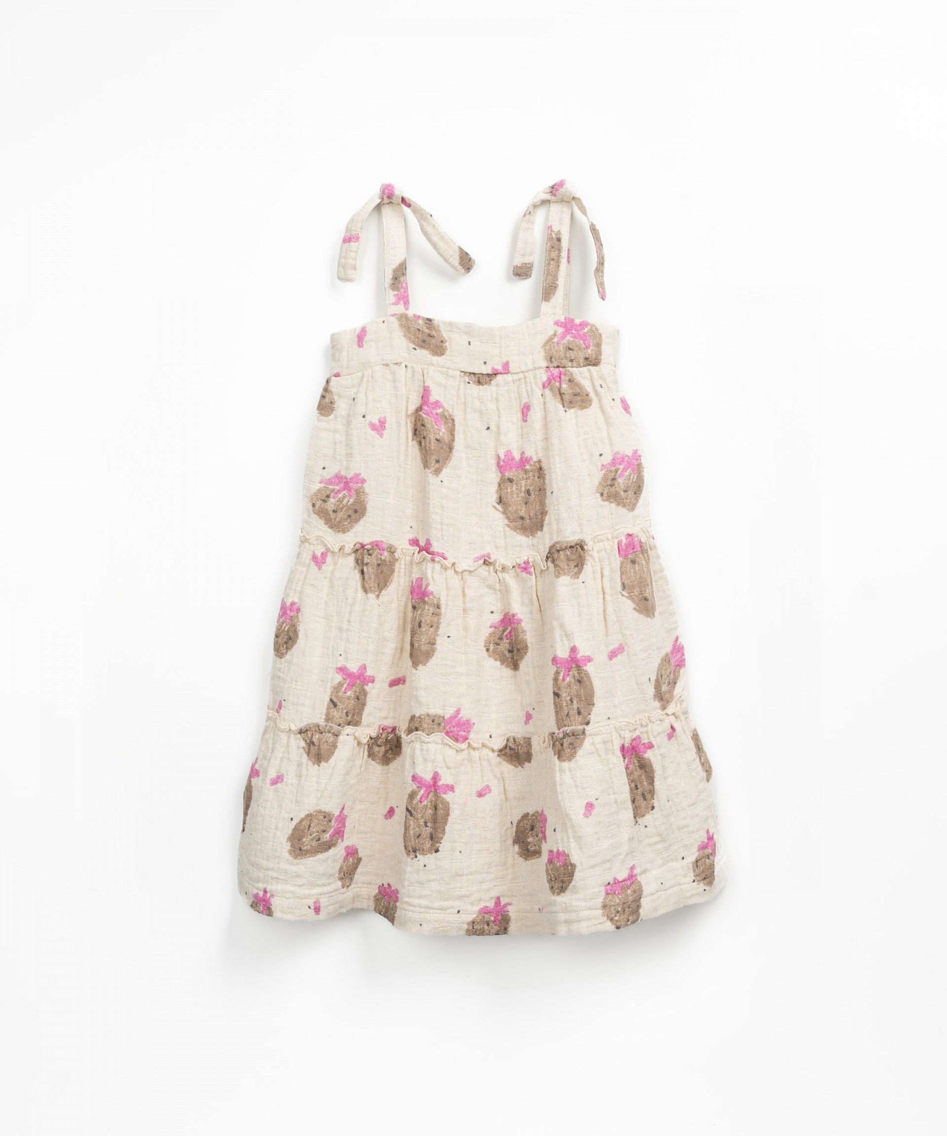 Fabric dress with a voluminous effect