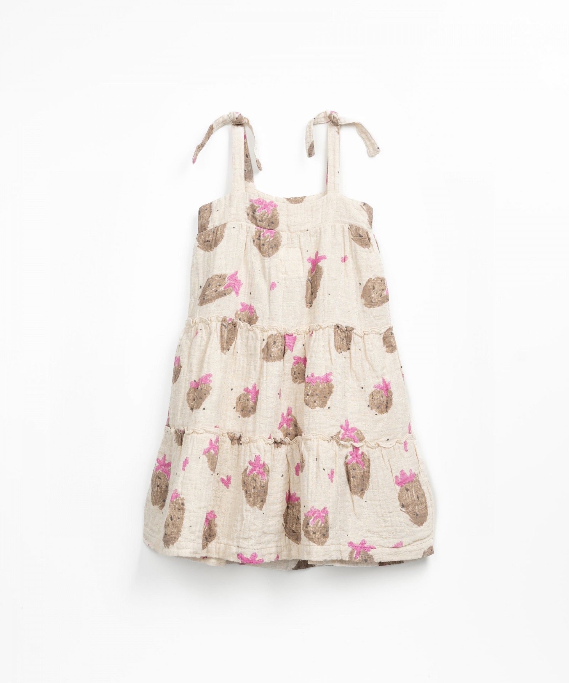 Fabric dress with a voluminous effect