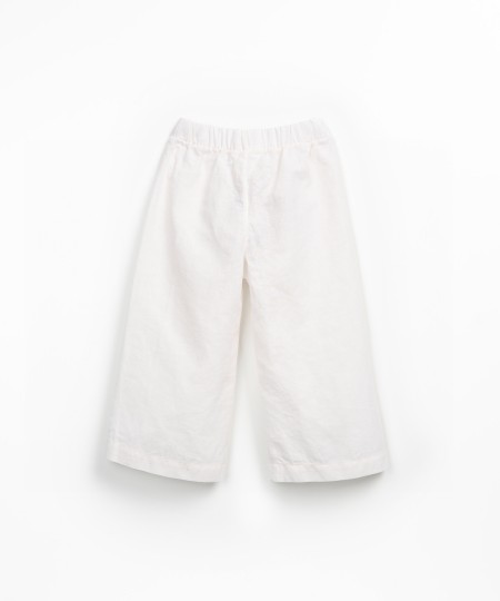 Calça em linho e algodão orgânico com cordão decorativo