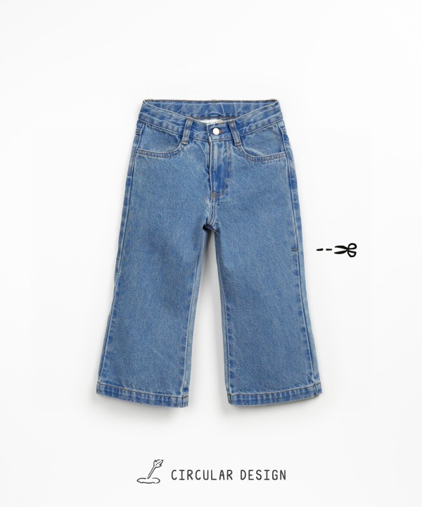 Trousers with pockets and adjustable belt