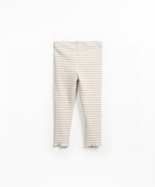 Leggings em mistura de fibras recicladas e fibras naturais