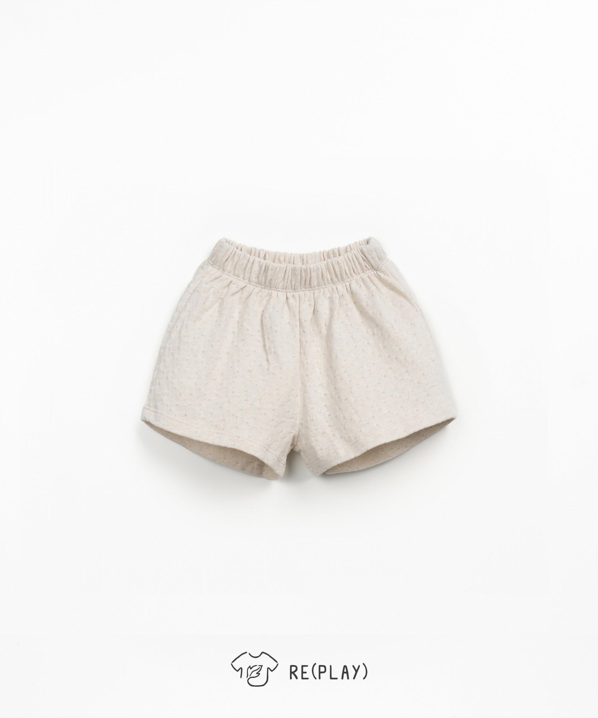 Knit shorts with a blend of regenerative cotton and recycled cotton