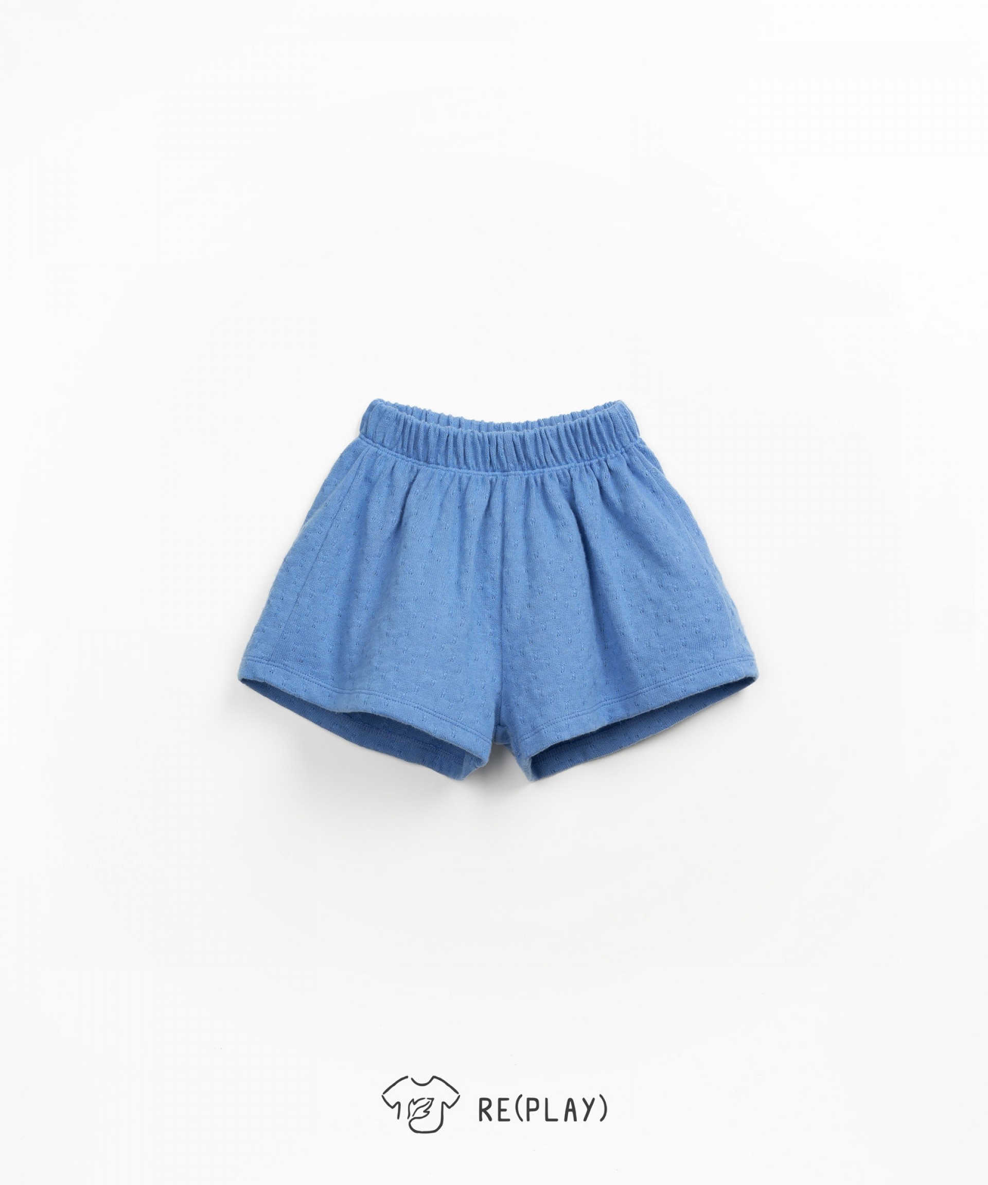 Knit shorts with a blend of regenerative cotton and recycled cotton