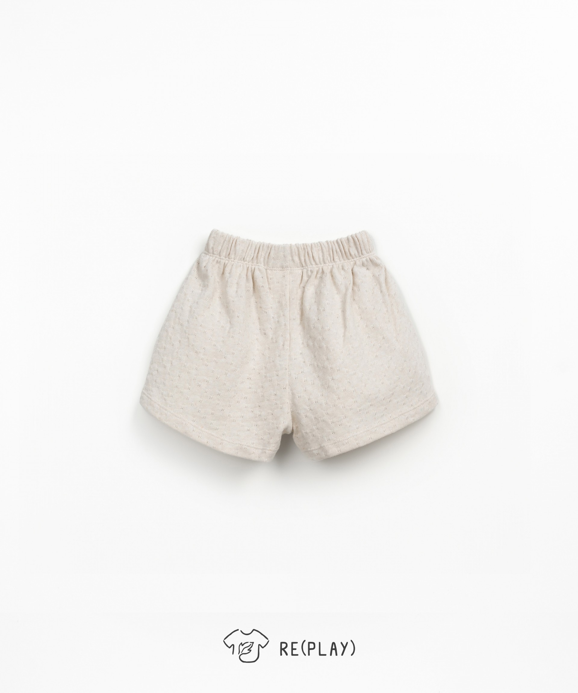 Knit shorts with a blend of regenerative cotton and recycled cotton