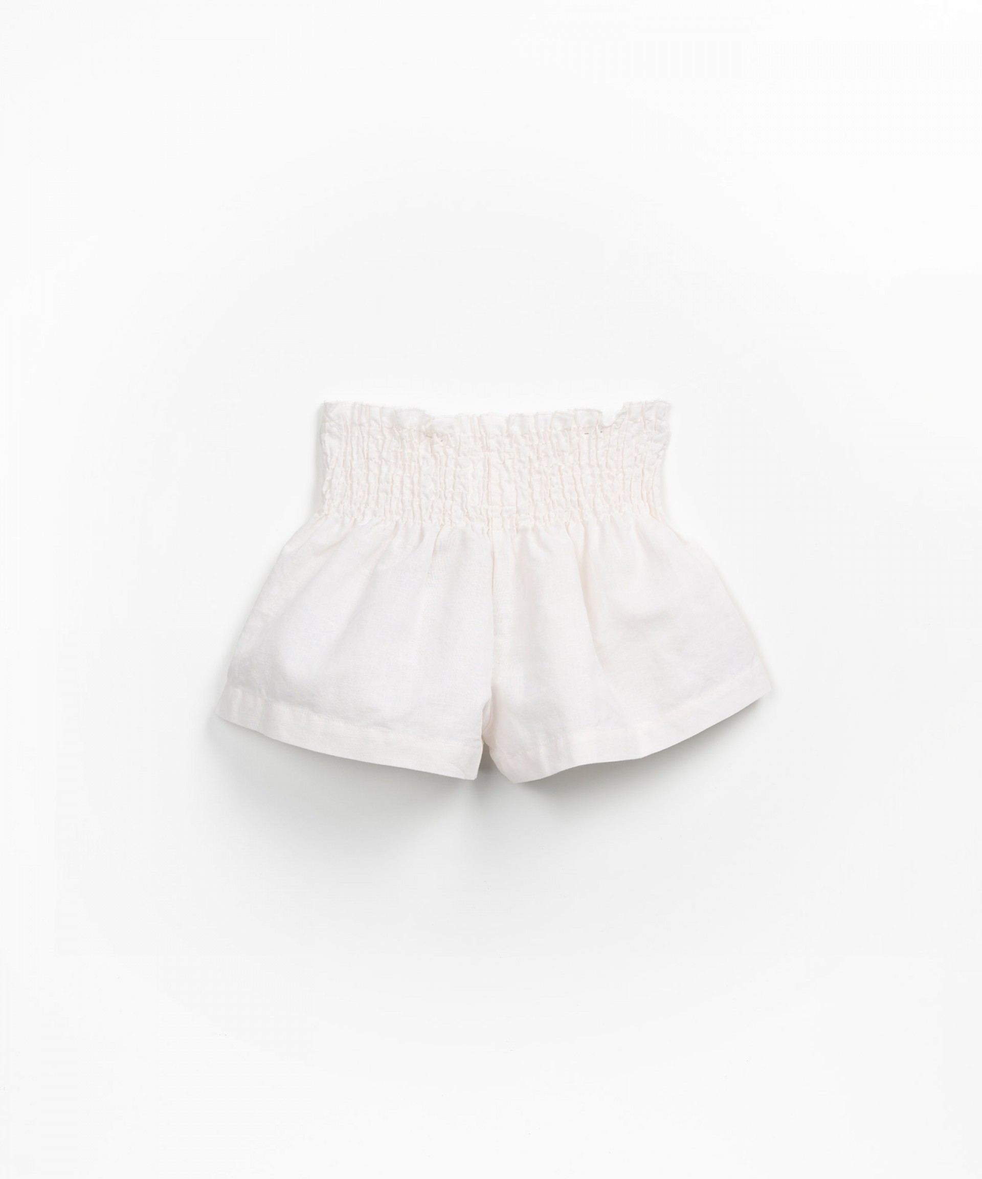 Shorts with elastic waistband