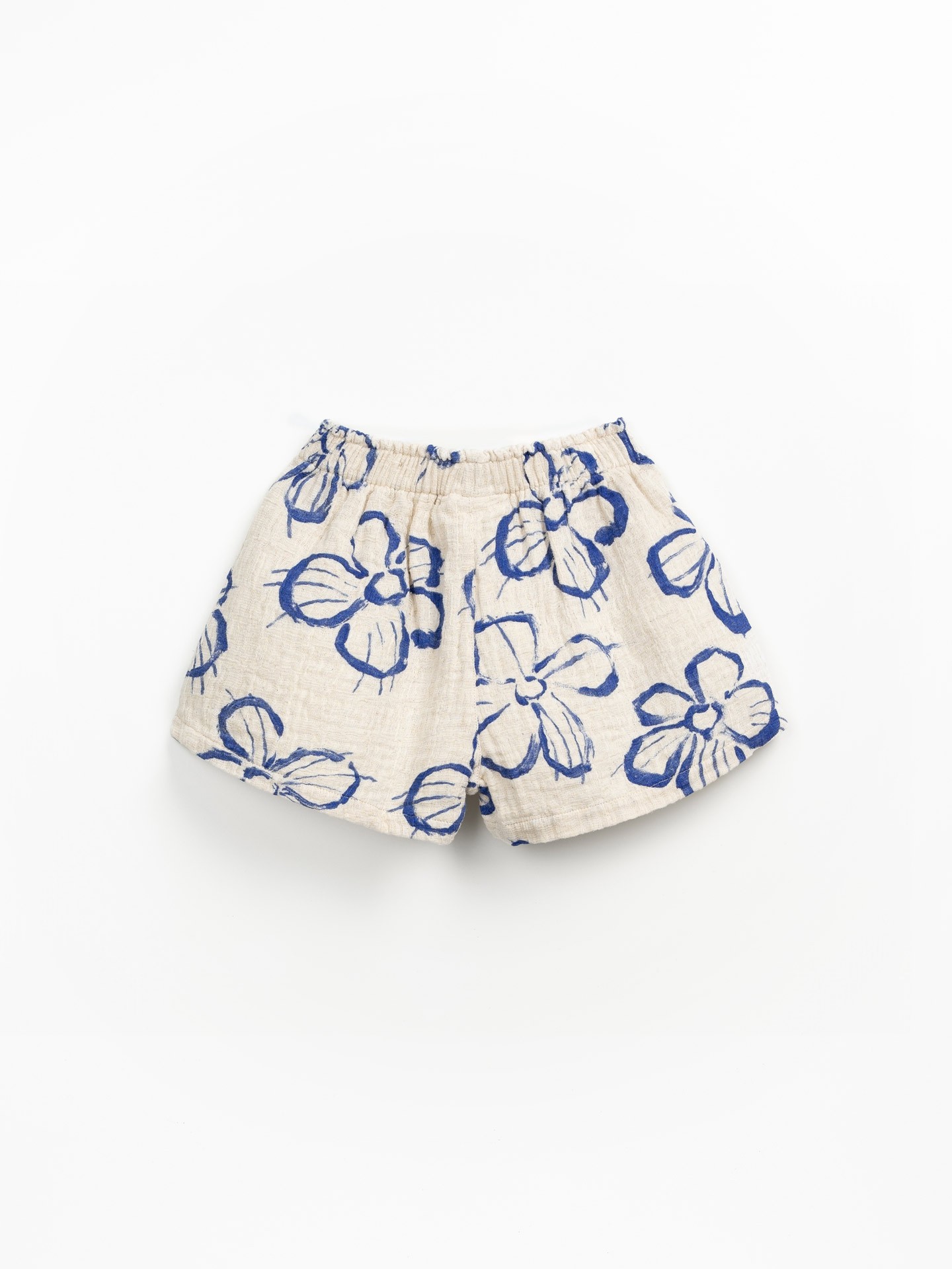 Pantalón corto de tejido con bolsillos