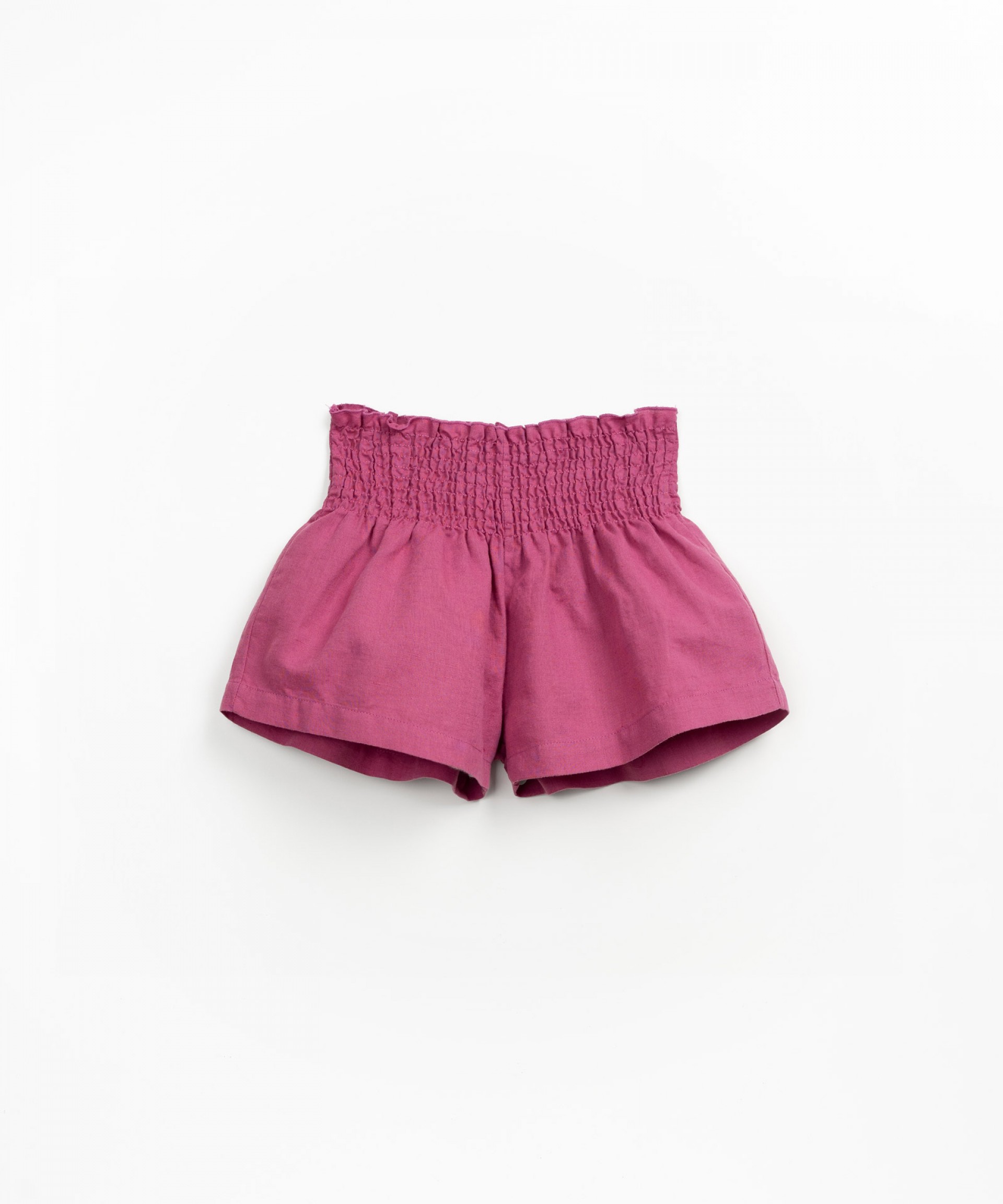 Shorts with elastic waistband