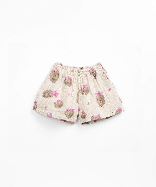 Pantal�n corto de tela con bolsillos