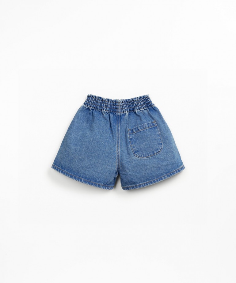 Denim shorts in organic cotton with pockets