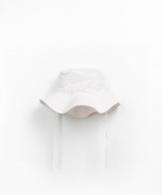 Fabric hat in linen and organic cotton with a brim