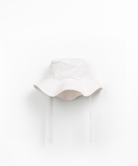 Cappello in tessuto di lino e cotone biologico