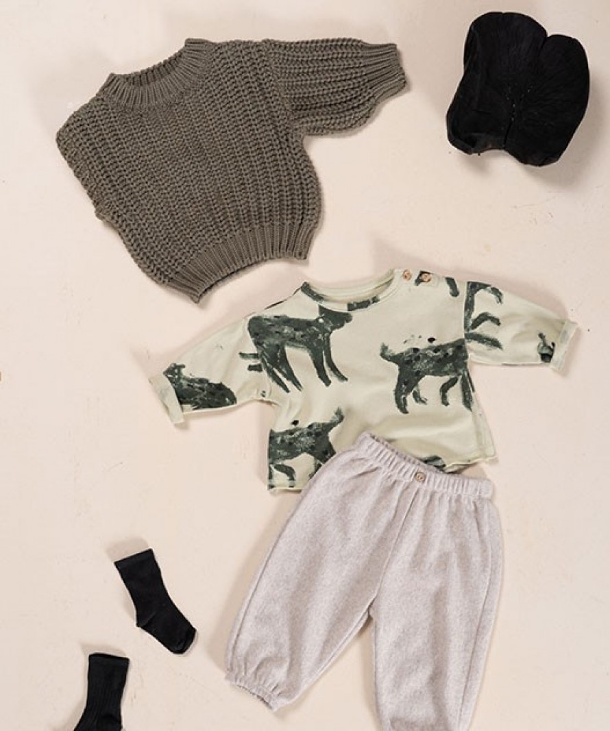 Knitted sweater made from wool and cotton