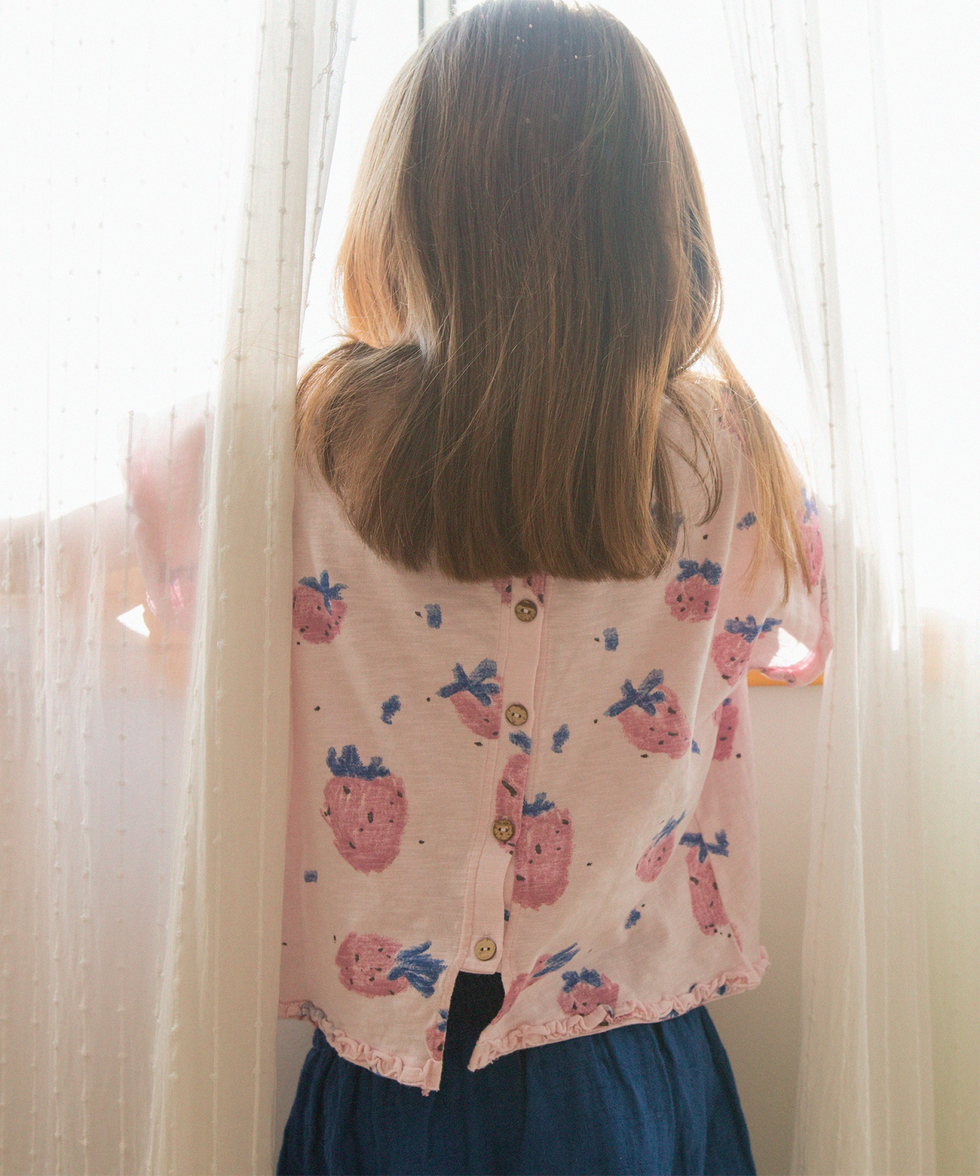 Camiseta de algodn orgnico con estampado de fresas