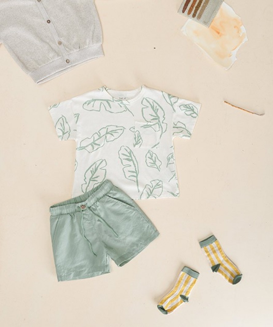 T-shirt with leaf print