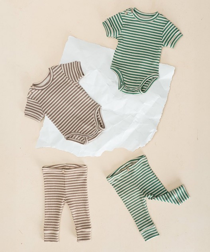 Body com padro de riscas