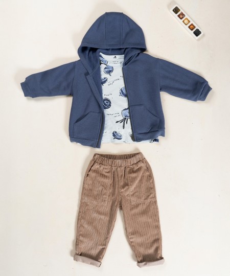 Fleece jacket with hood and zip fastening