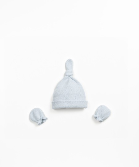 Ensemble bonnet et gants en maille