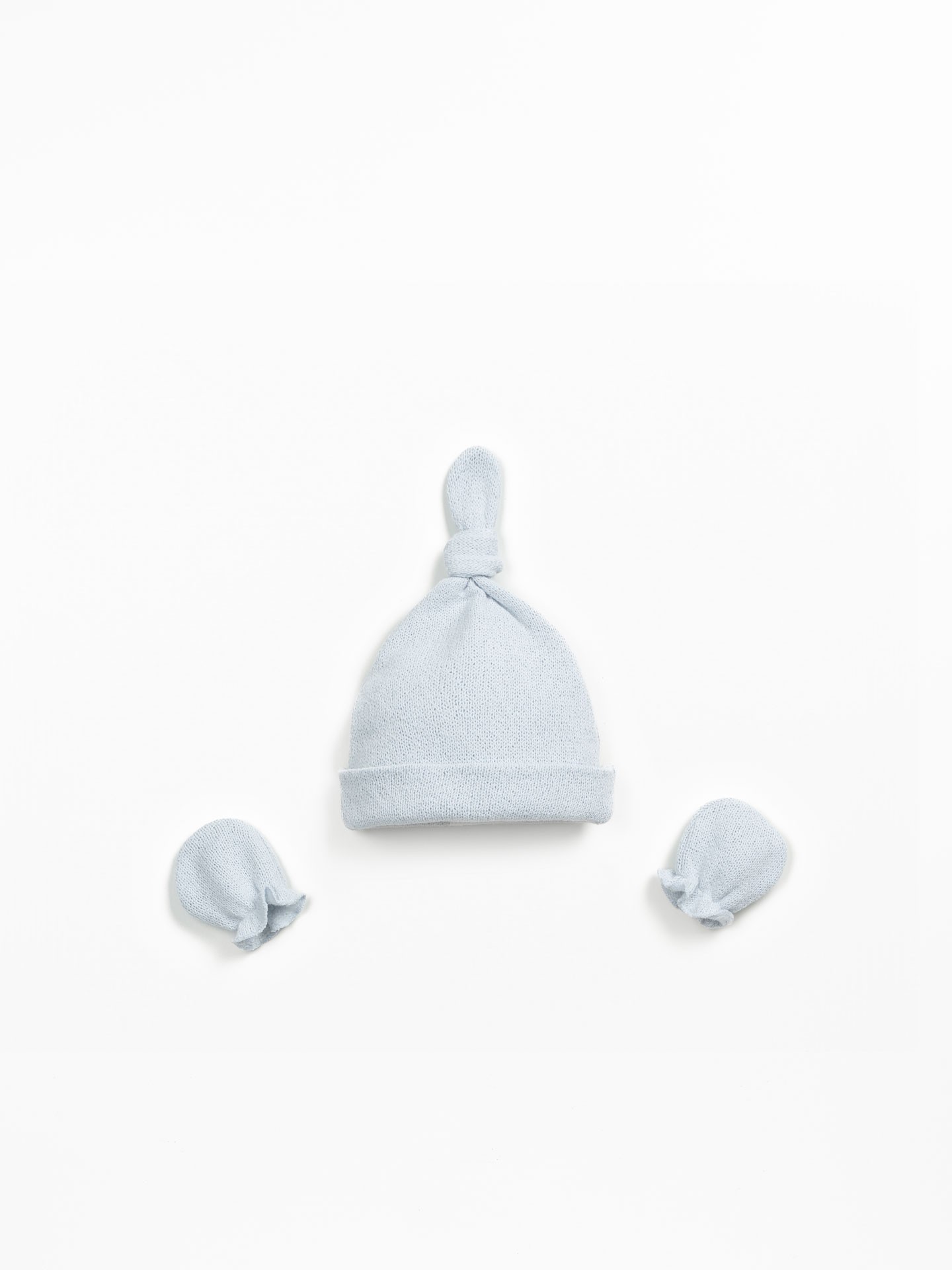 Conjunto de gorro y guantes de punto