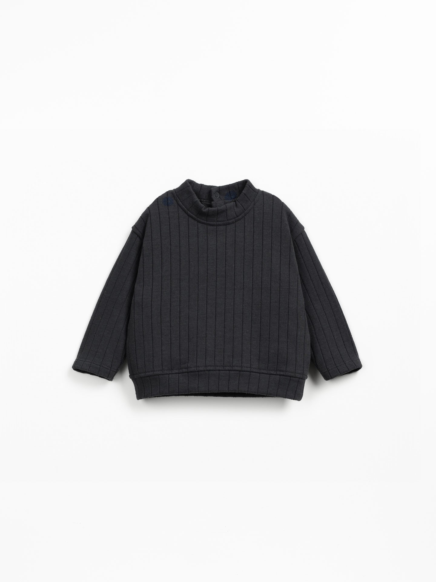 Sweater with recycled fiber blend