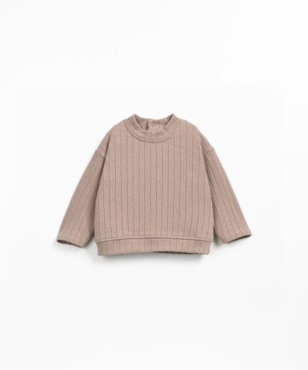 Sweater with recycled fiber blend