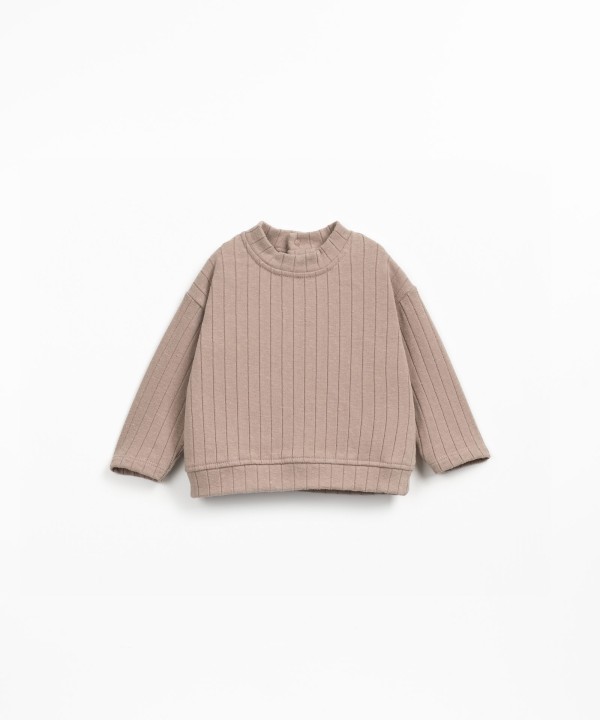 Sweater with recycled fiber blend