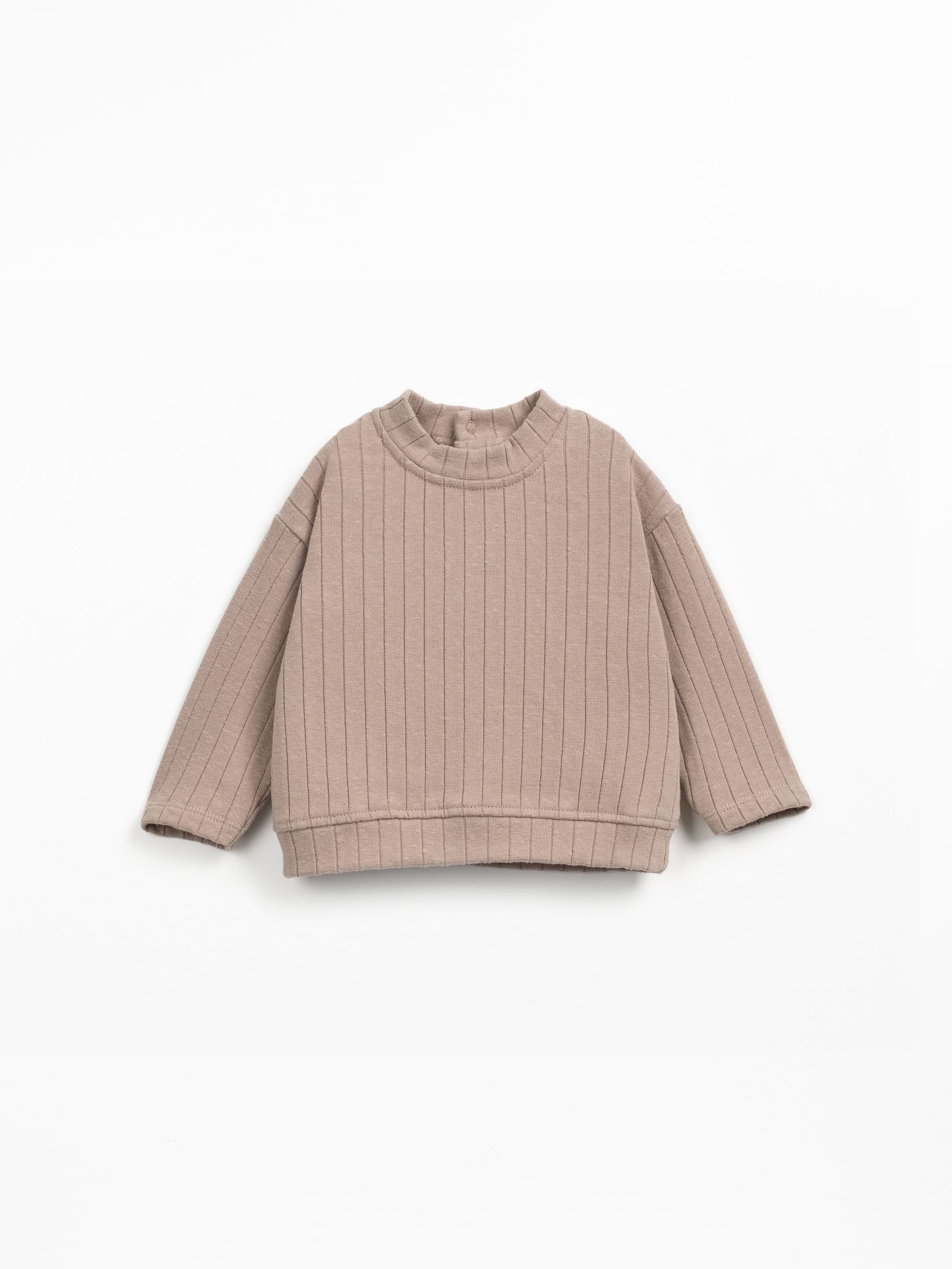 Sweater with recycled fiber blend