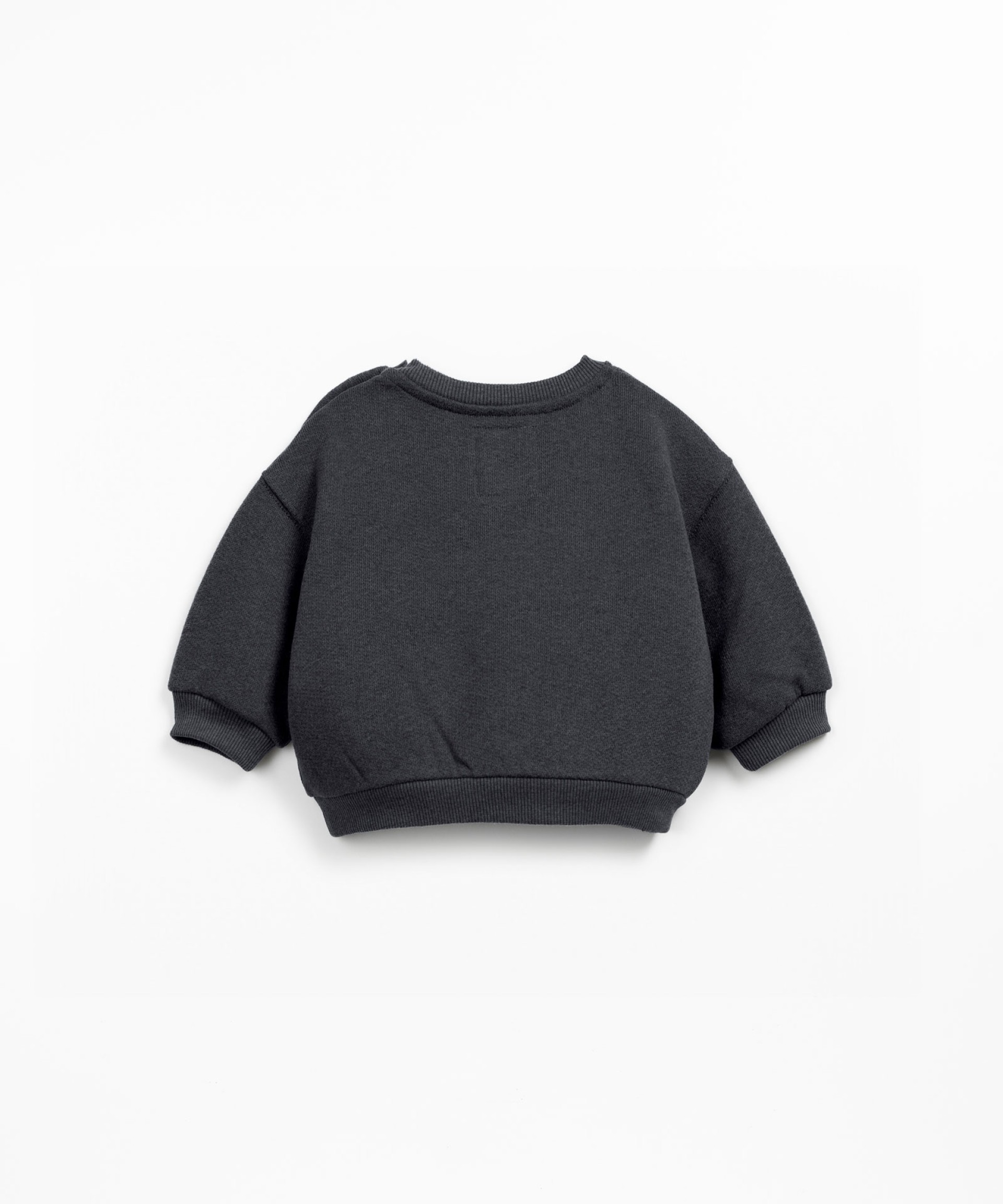 Sweatshirt with shoulder opening