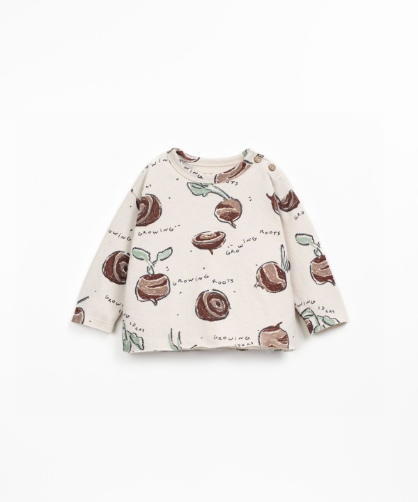 T-shirt with beetroot print