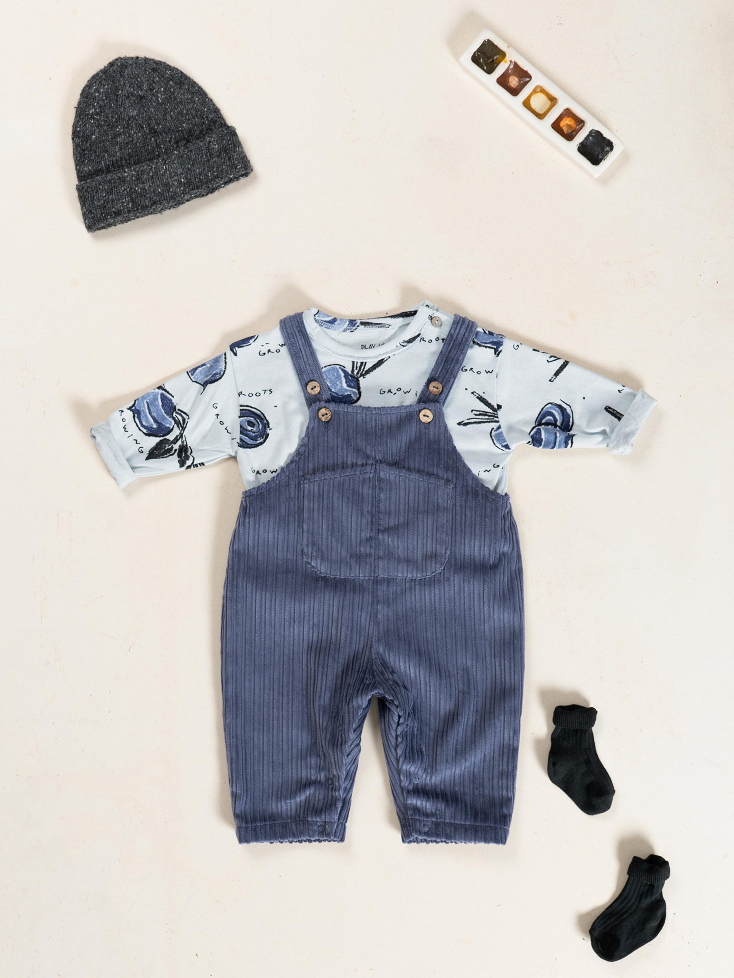 T-shirt with beetroot print