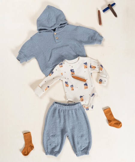 Knit sweater with organic and regenerative cotton