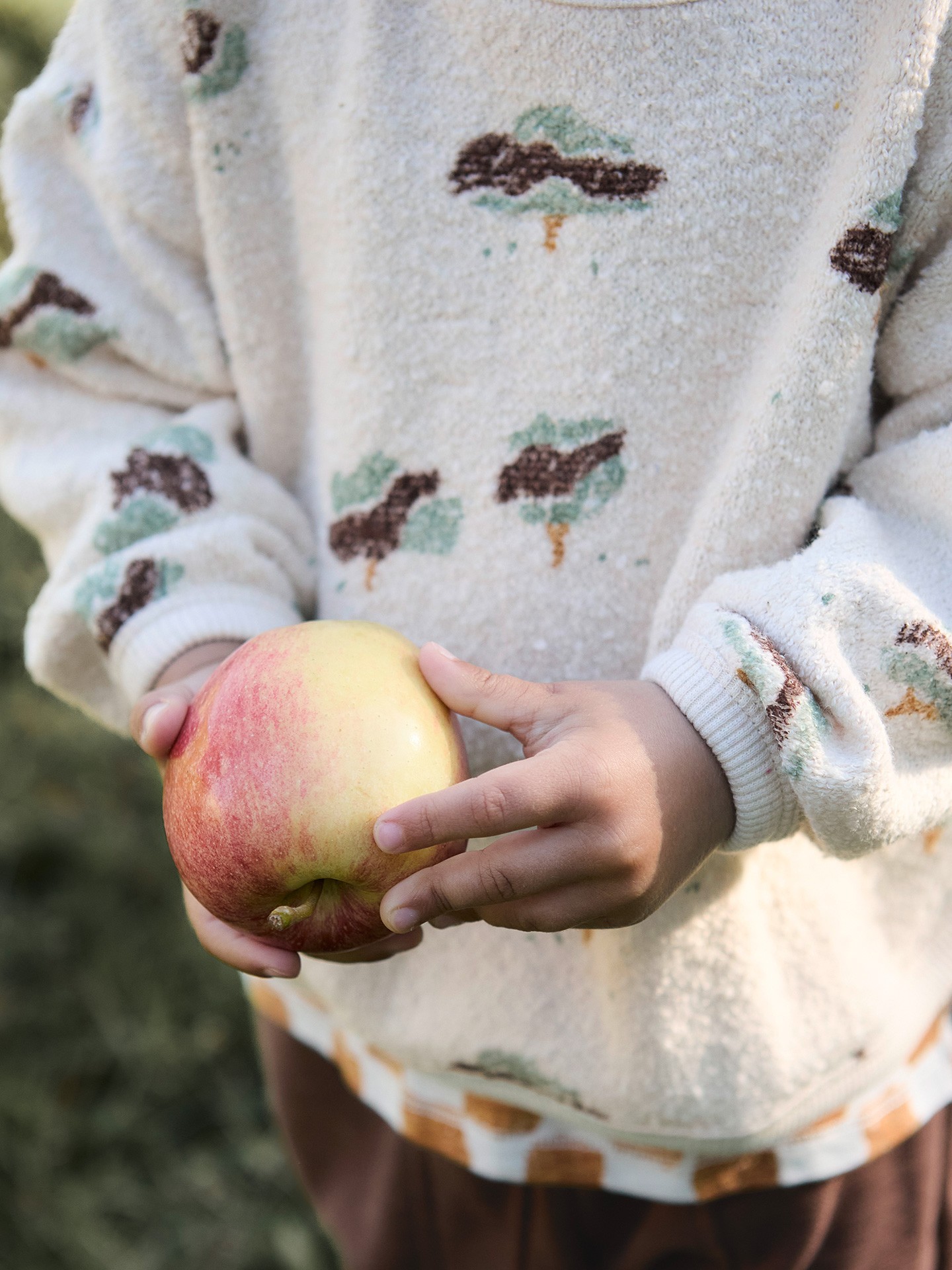 Sweater in natural fiber blend
