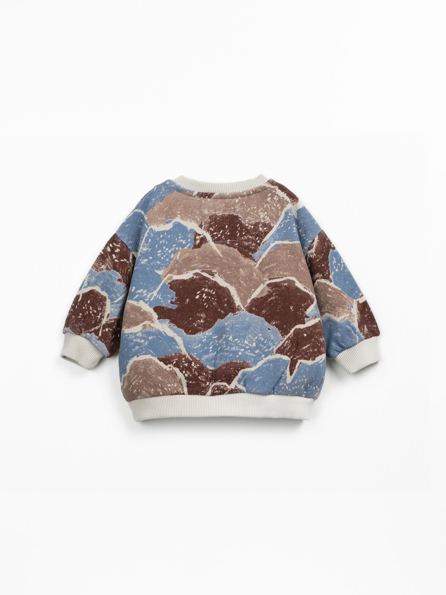 Sweater with mountain print