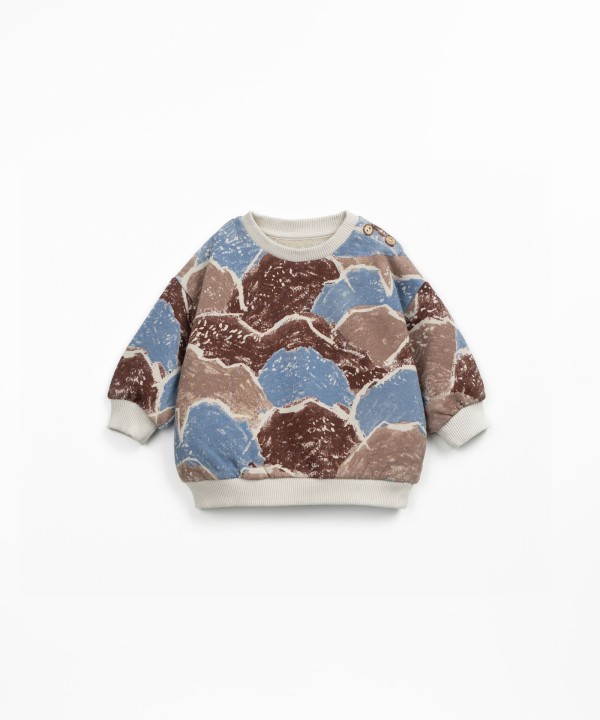 Sweater with mountain print