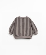 Knitted sweater with a blend of natural fibers